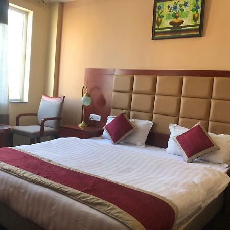 Hotel Blue Lagoon Харідвар Екстер'єр фото